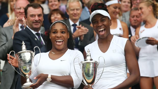 serena-venus-williams-sisters-doubles-title-wimbledon.jpg